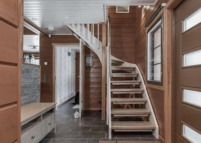 Hullun Mustikka Saukkopari 샬레 루카