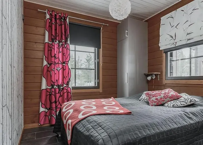 Hullun Mustikka Saukkopari 샬레